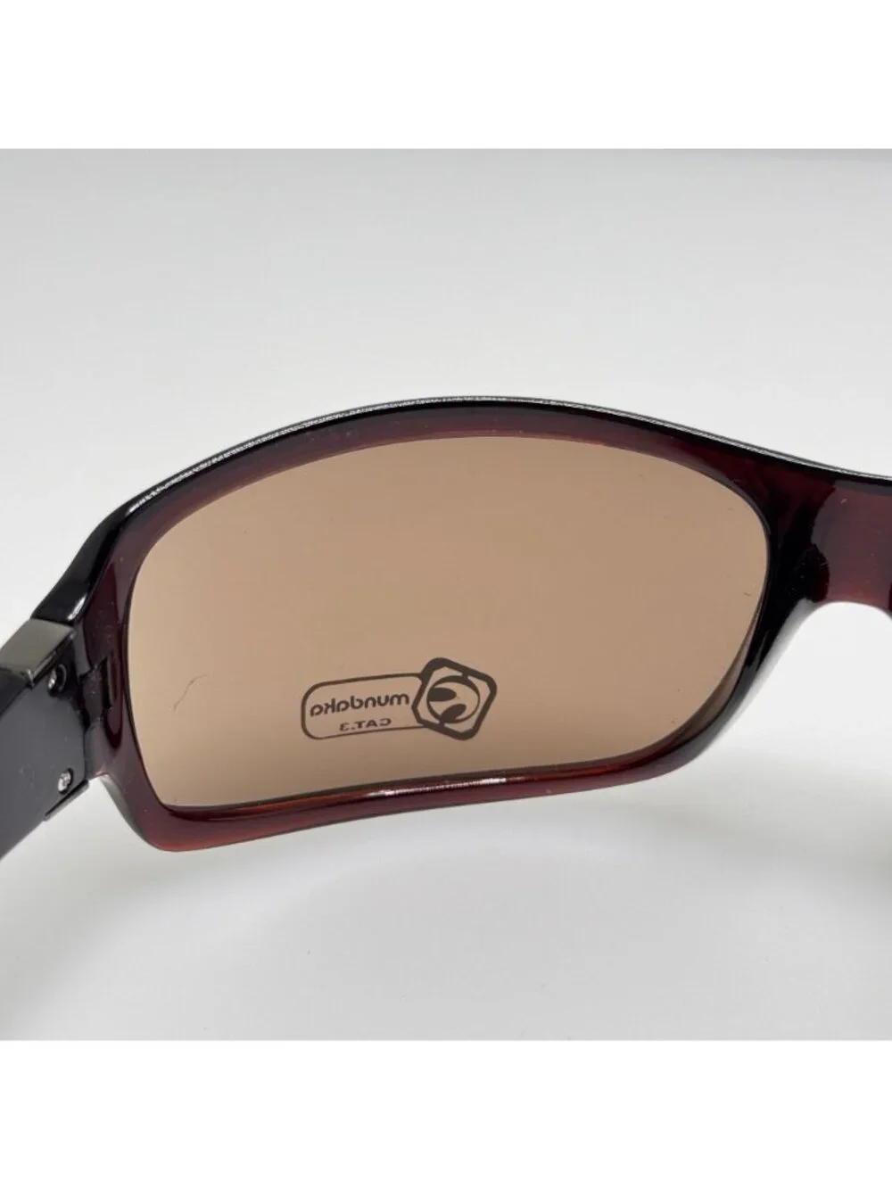 Mundaka Optic Sunglasses Grab